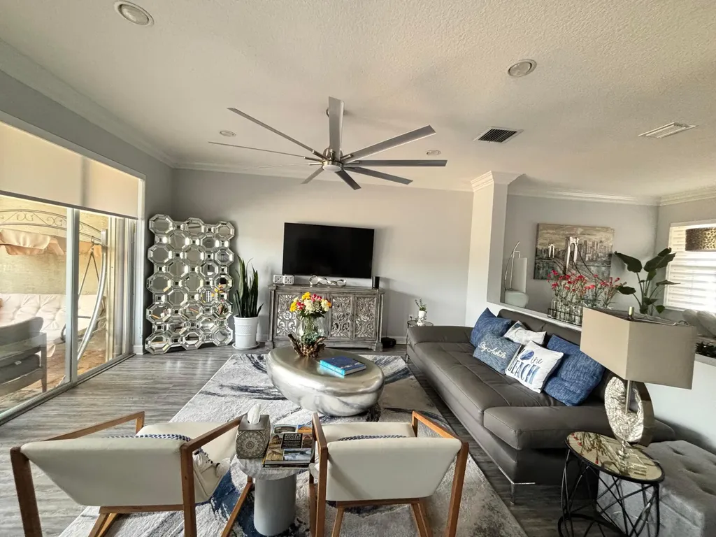 8219 Calabria Lakes Drive Boynton Beach FL 33473
