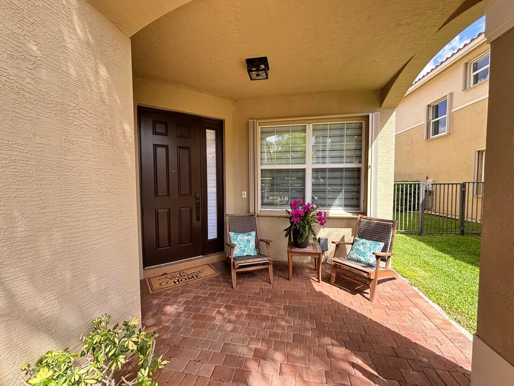 8219 Calabria Lakes Drive Boynton Beach FL 33473