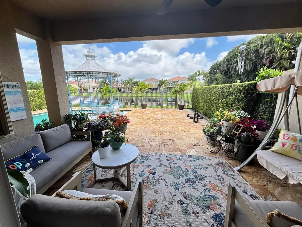 8219 Calabria Lakes Drive Boynton Beach FL 33473