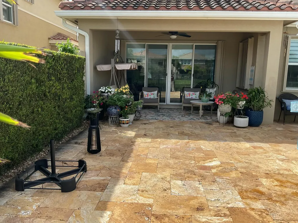8219 Calabria Lakes Drive Boynton Beach FL 33473