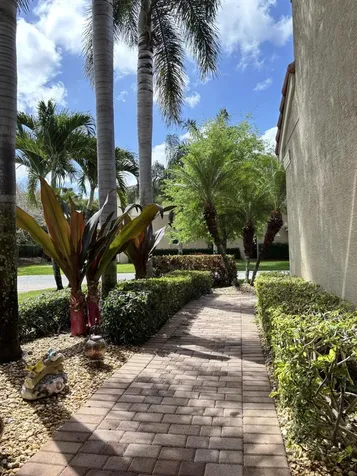 8219 Calabria Lakes Drive Boynton Beach FL 33473