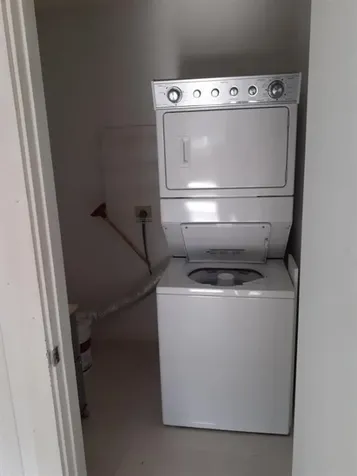 9425 S Belfort Circle Tamarac FL 33321