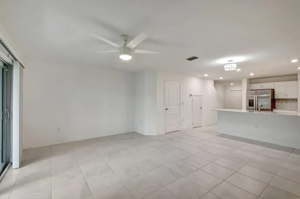 6851 Broadwater Lane Lake Worth FL 33467
