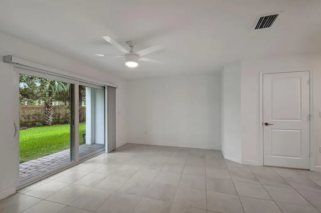 6851 Broadwater Lane Lake Worth FL 33467