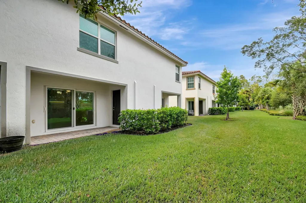 6851 Broadwater Lane Lake Worth FL 33467
