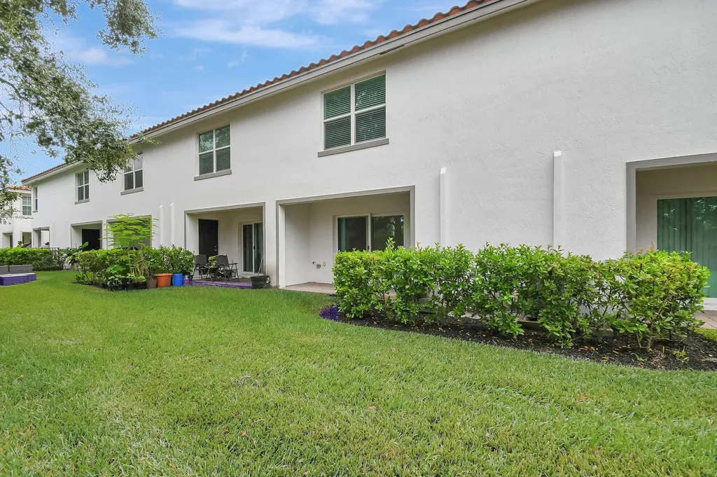 6851 Broadwater Lane Lake Worth FL 33467