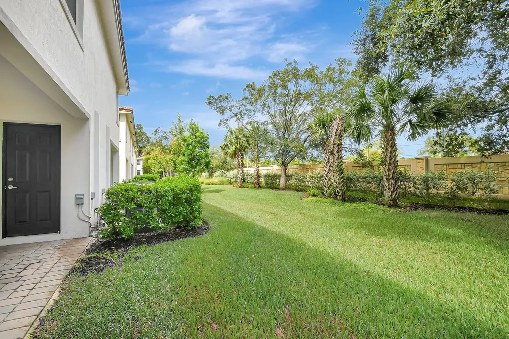 6851 Broadwater Lane Lake Worth FL 33467