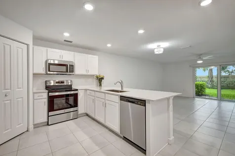 6851 Broadwater Lane Lake Worth FL 33467