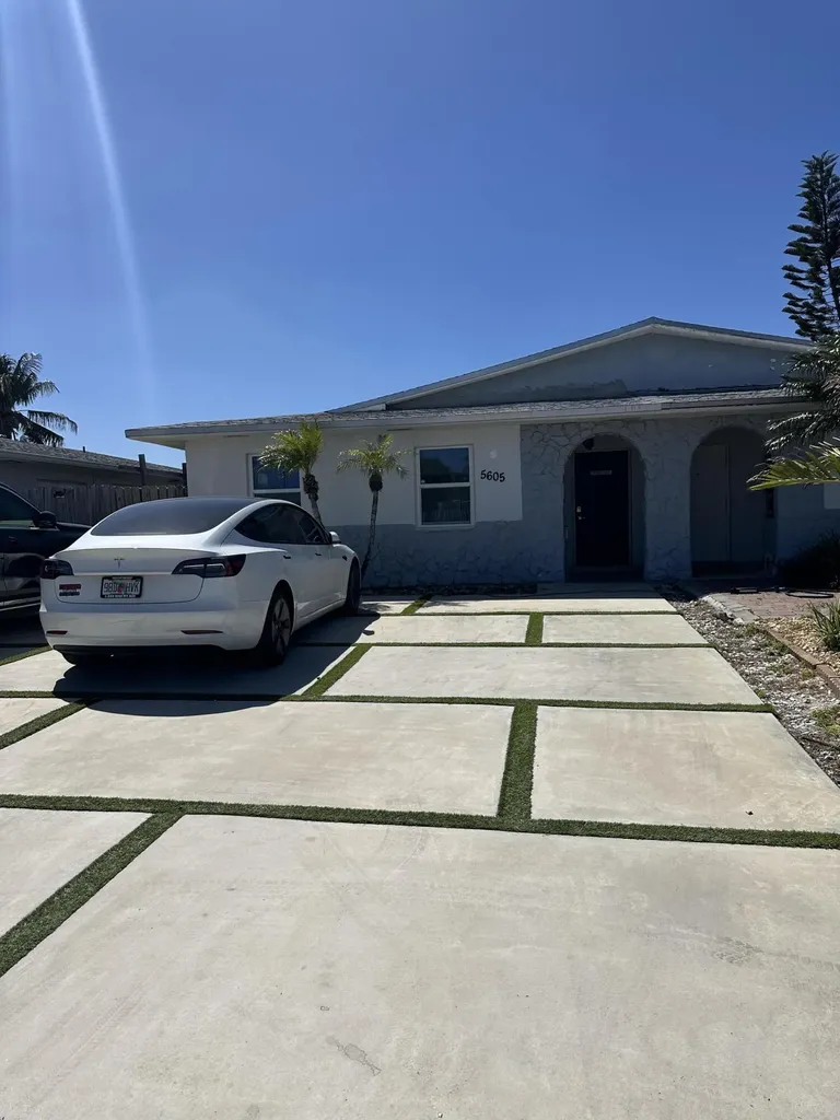 5605 SW 24th Avenue Fort Lauderdale FL 33312