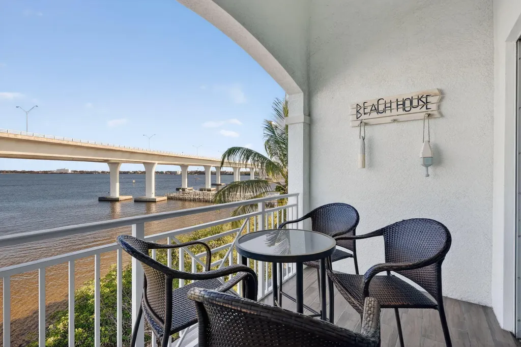 415 NW Flagler Avenue Stuart FL 34994