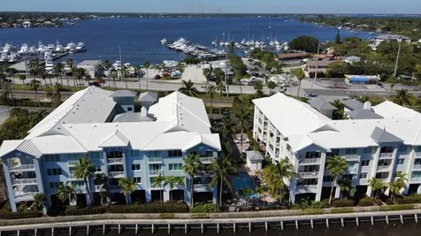975 NW Flagler Avenue Stuart FL 34994
