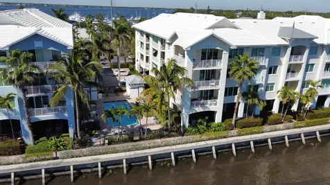975 NW Flagler Avenue Stuart FL 34994