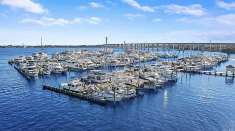 975 NW Flagler Avenue Stuart FL 34994
