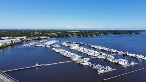 975 NW Flagler Avenue Stuart FL 34994