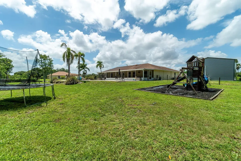 17468 N 38th Road Road N The Acreage FL 33470