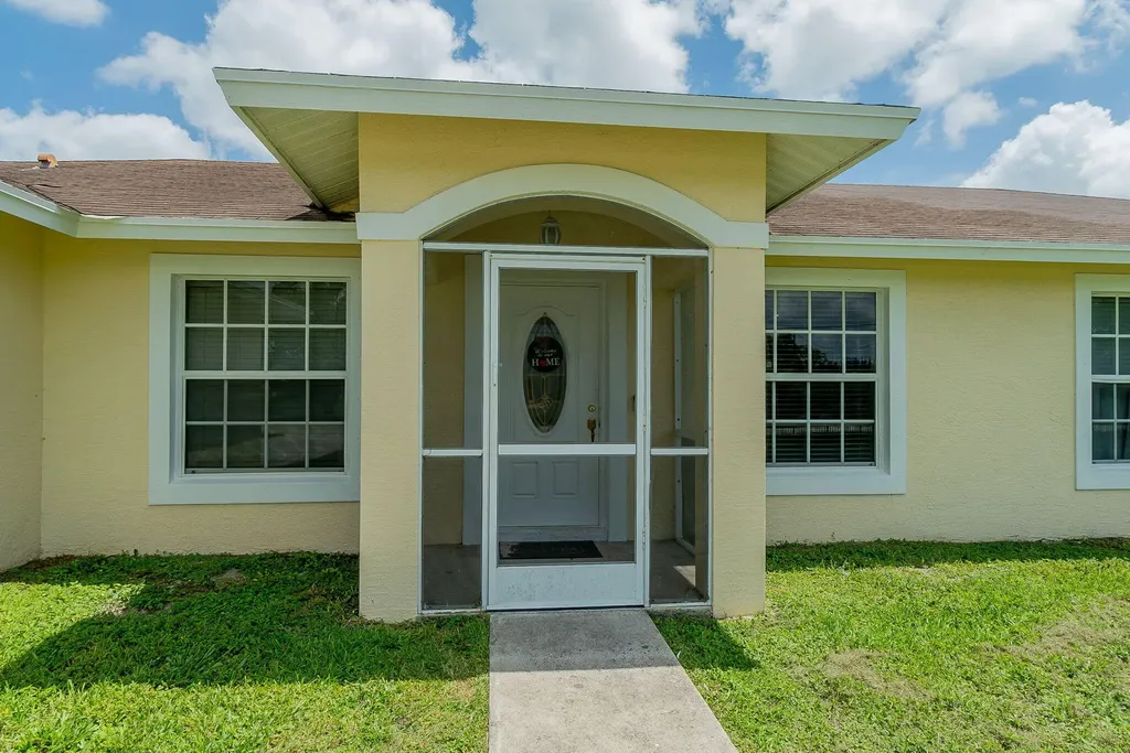17468 N 38th Road Road N The Acreage FL 33470