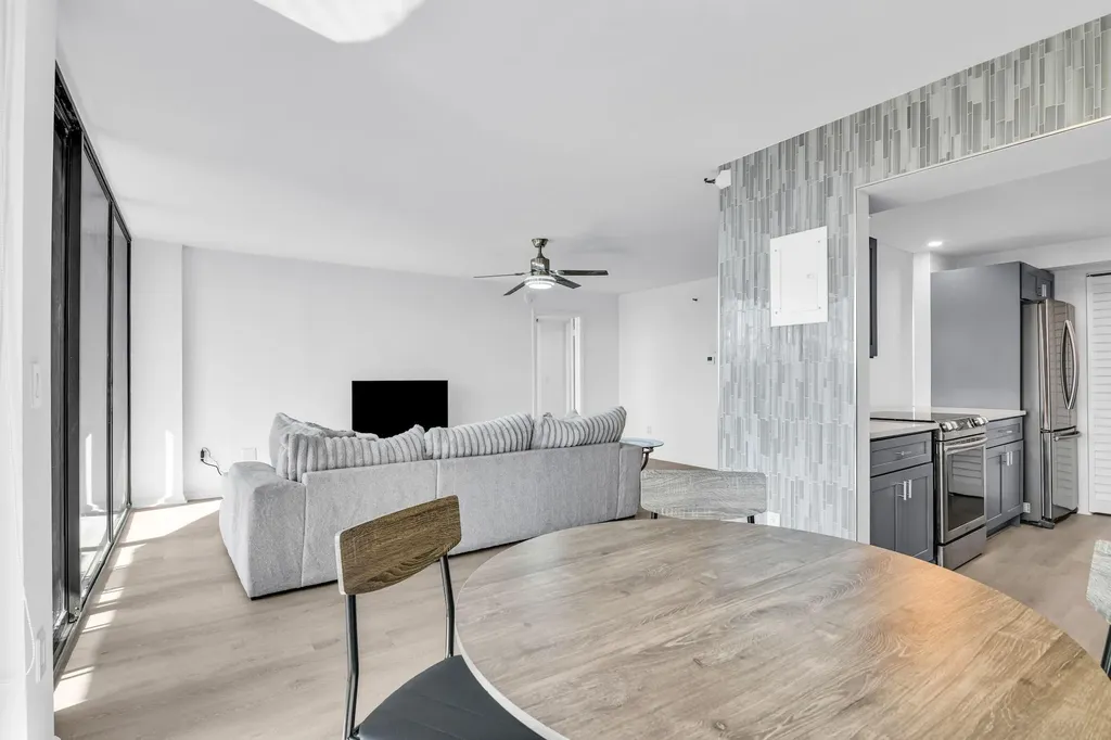 859 Jeffery Street SE Boca Raton FL 33487