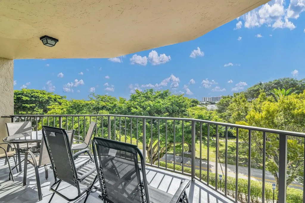 859 Jeffery Street SE Boca Raton FL 33487