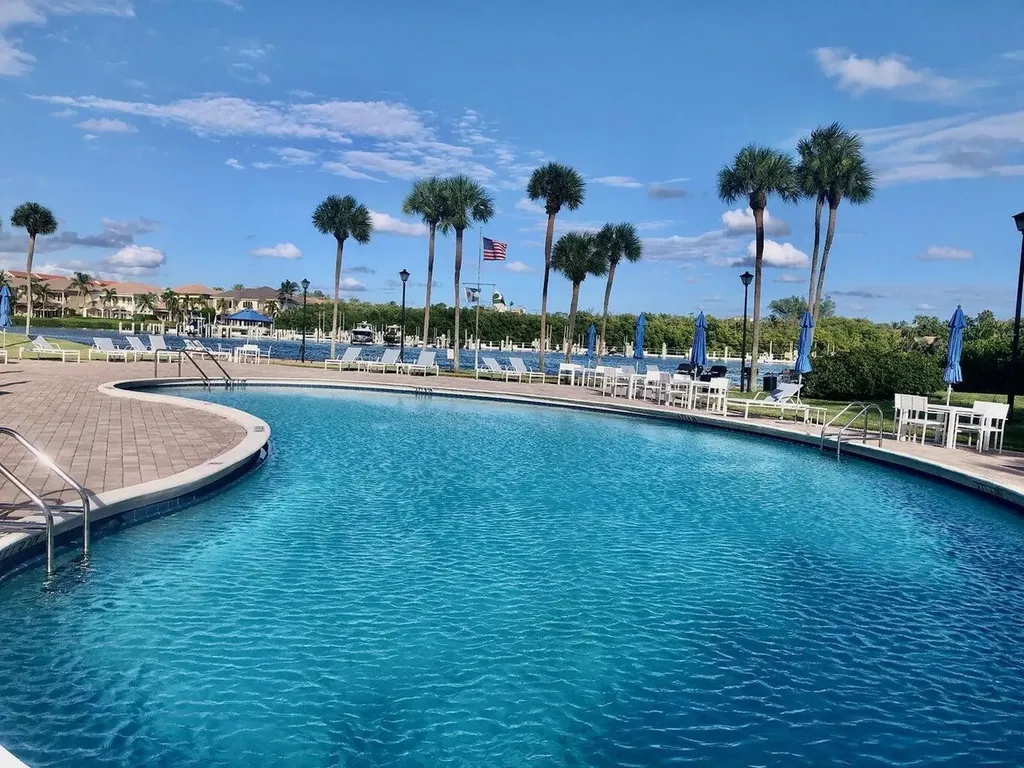 859 Jeffery Street SE Boca Raton FL 33487