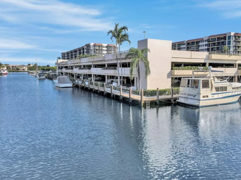 859 Jeffery Street SE Boca Raton FL 33487