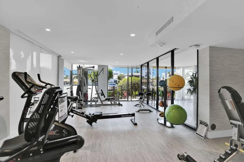 859 Jeffery Street SE Boca Raton FL 33487
