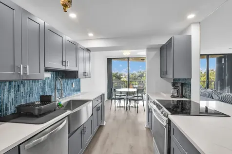 859 Jeffery Street SE Boca Raton FL 33487