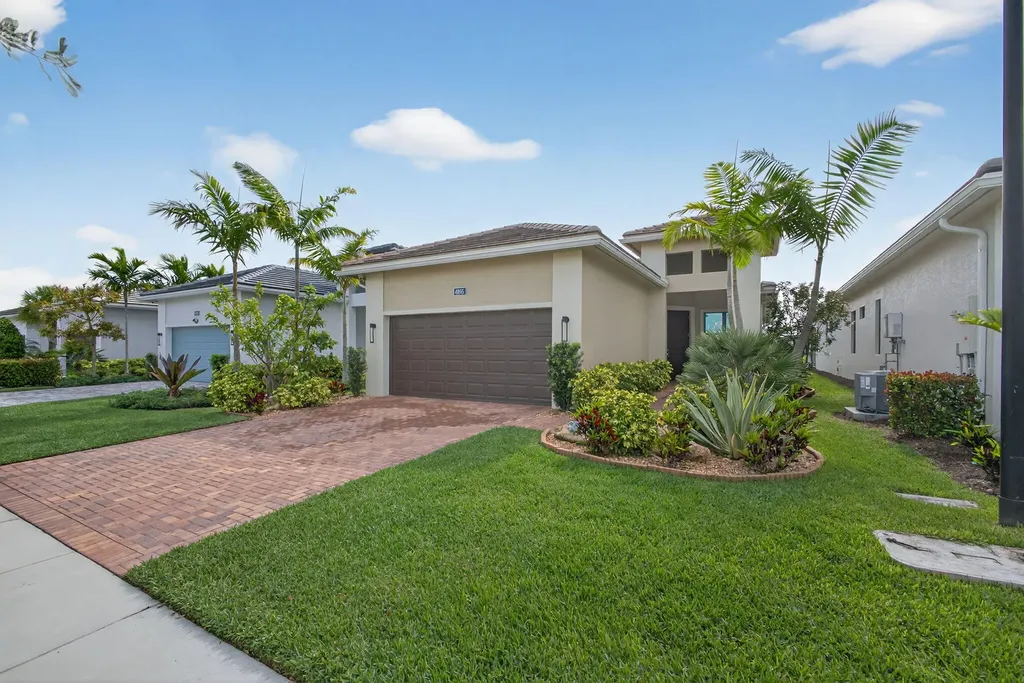 4805 Saint Armands Way Westlake FL 33470