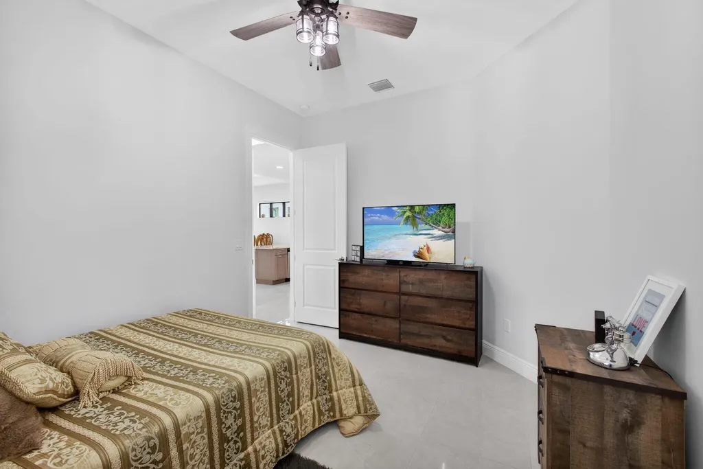 4805 Saint Armands Way Westlake FL 33470