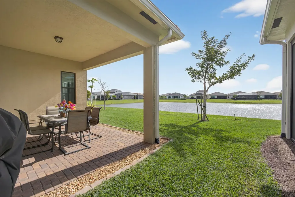 4805 Saint Armands Way Westlake FL 33470