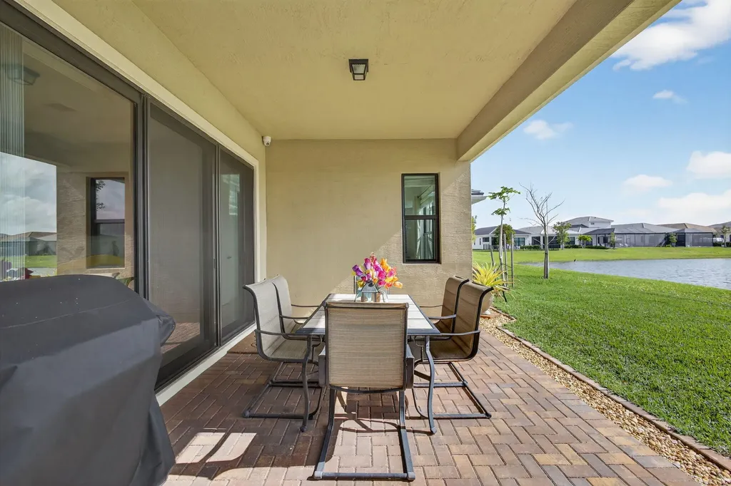4805 Saint Armands Way Westlake FL 33470