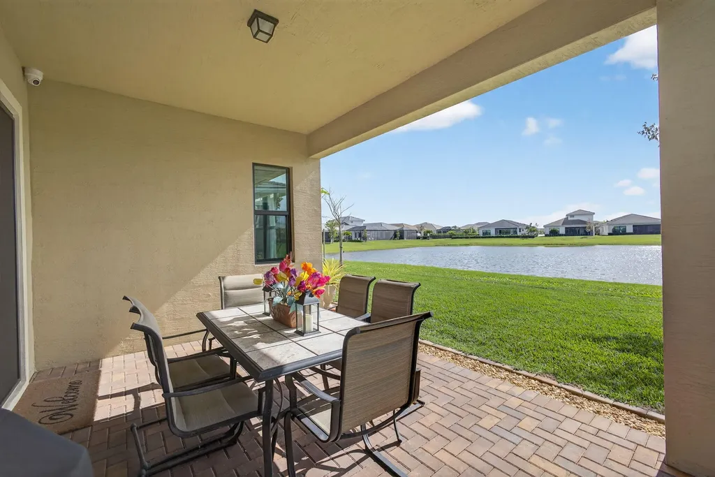 4805 Saint Armands Way Westlake FL 33470