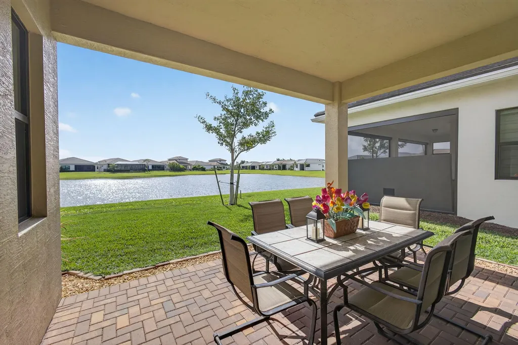4805 Saint Armands Way Westlake FL 33470