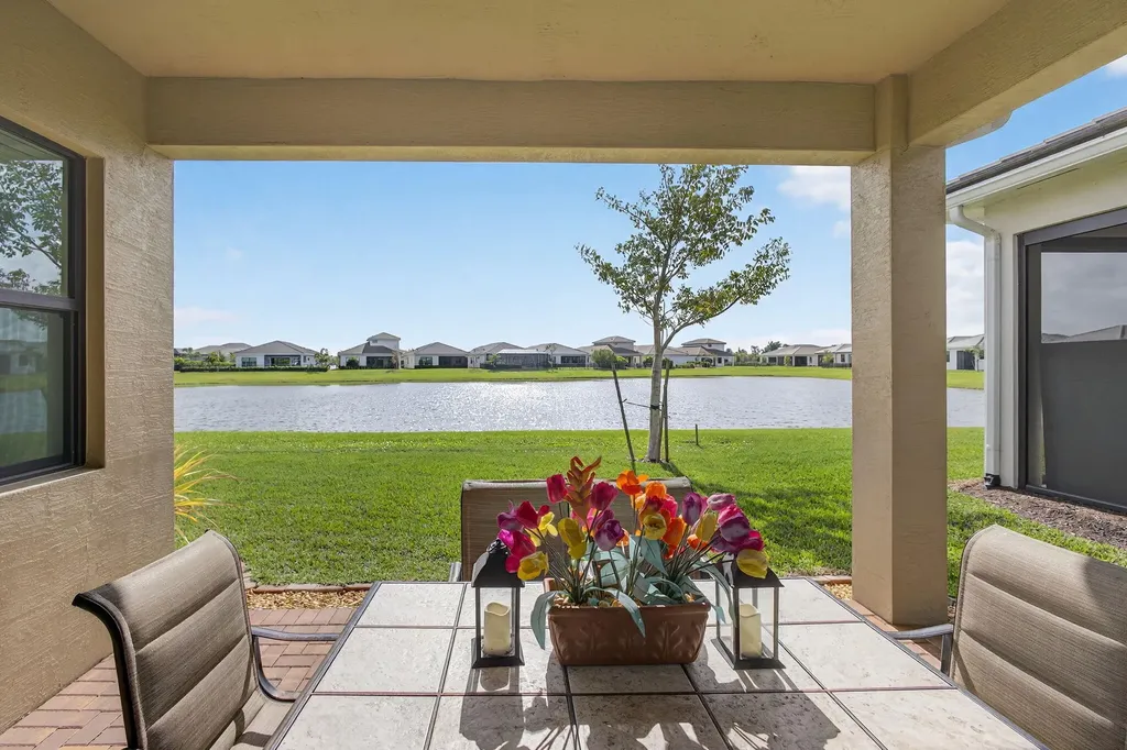 4805 Saint Armands Way Westlake FL 33470