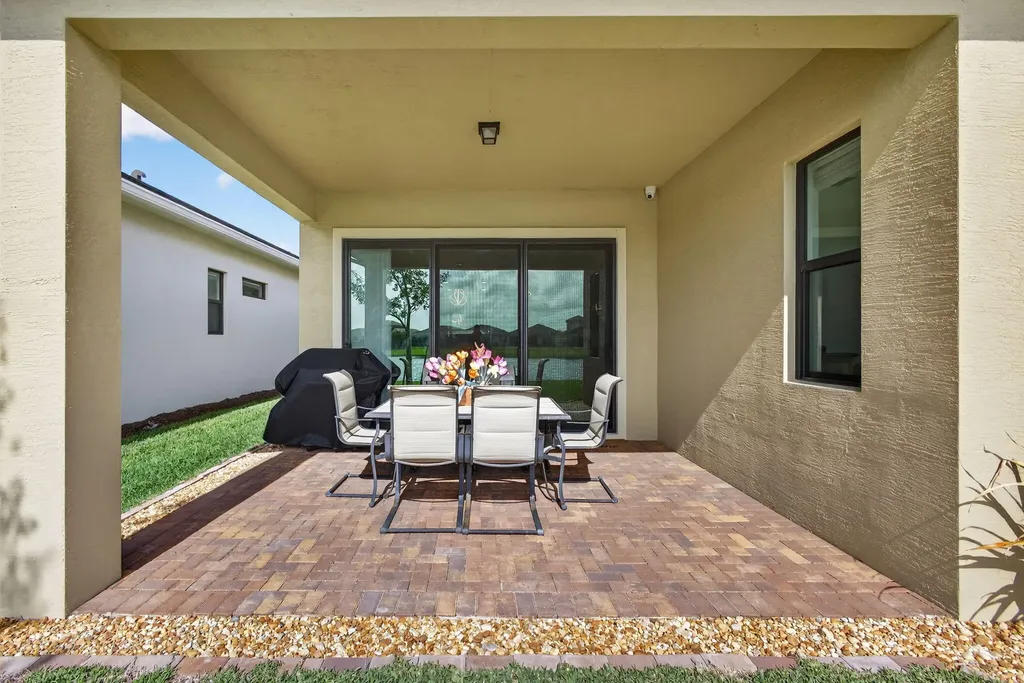 4805 Saint Armands Way Westlake FL 33470