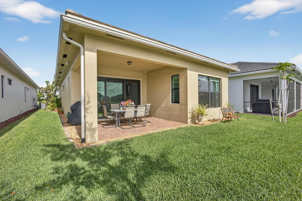 4805 Saint Armands Way Westlake FL 33470