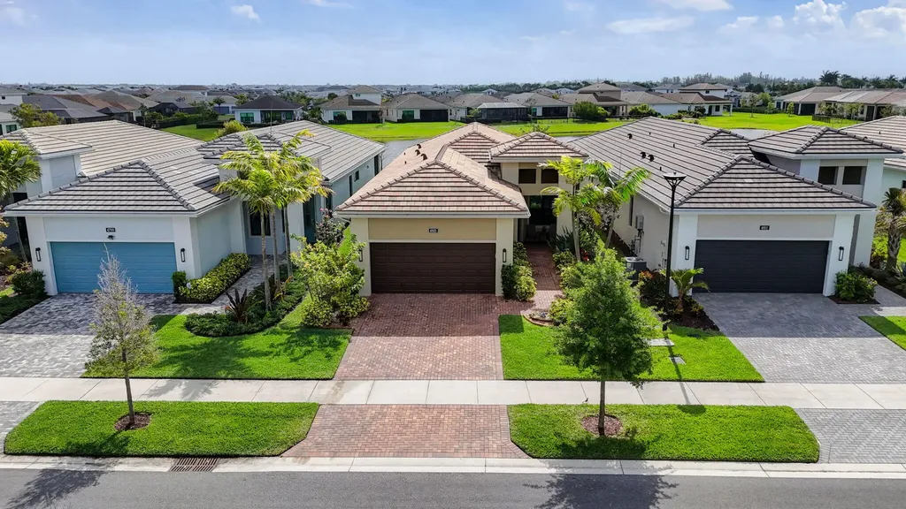 4805 Saint Armands Way Westlake FL 33470