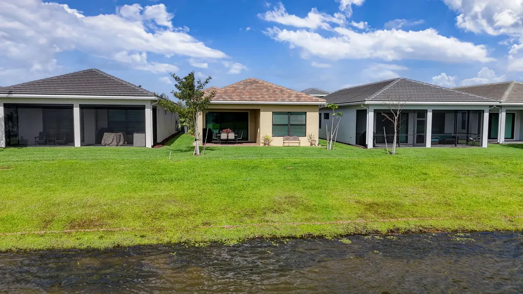 4805 Saint Armands Way Westlake FL 33470