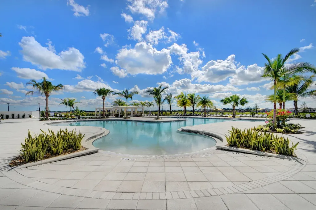 4805 Saint Armands Way Westlake FL 33470