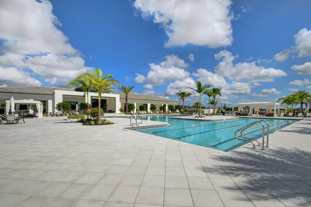 4805 Saint Armands Way Westlake FL 33470