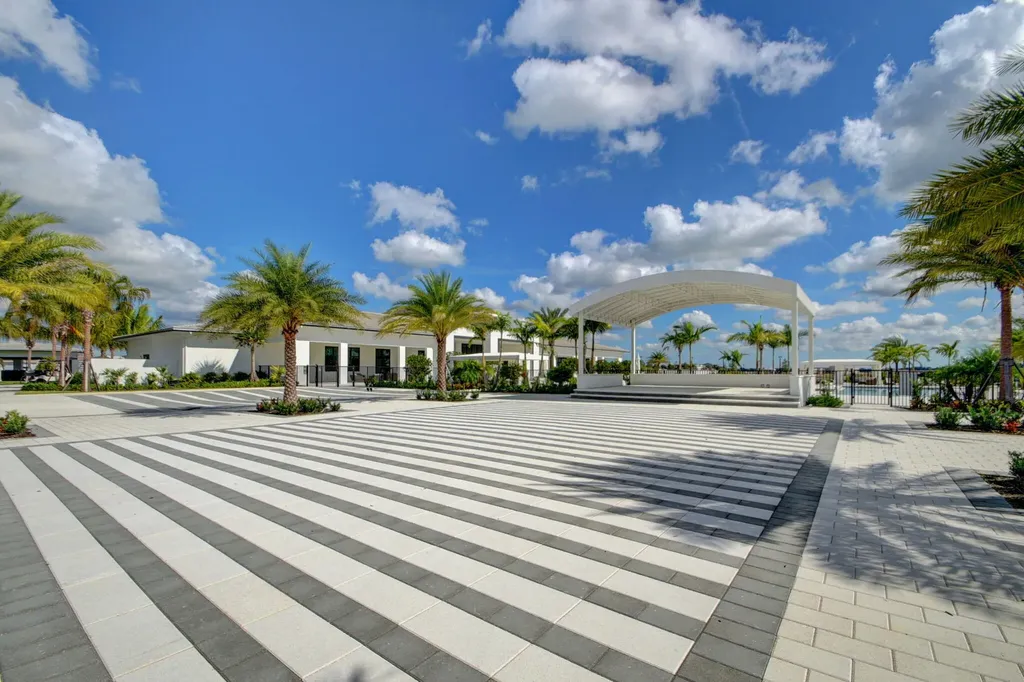 4805 Saint Armands Way Westlake FL 33470