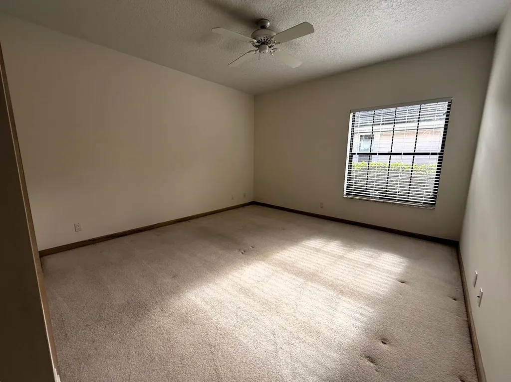 4 Lochwick Road Palm Beach Gardens FL 33418