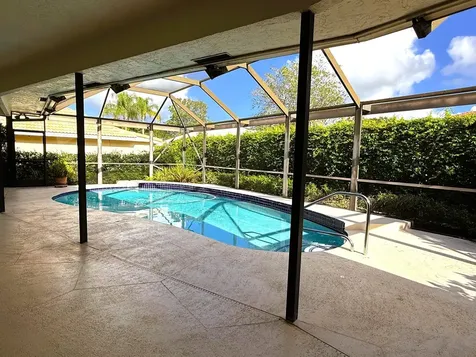 4 Lochwick Road Palm Beach Gardens FL 33418