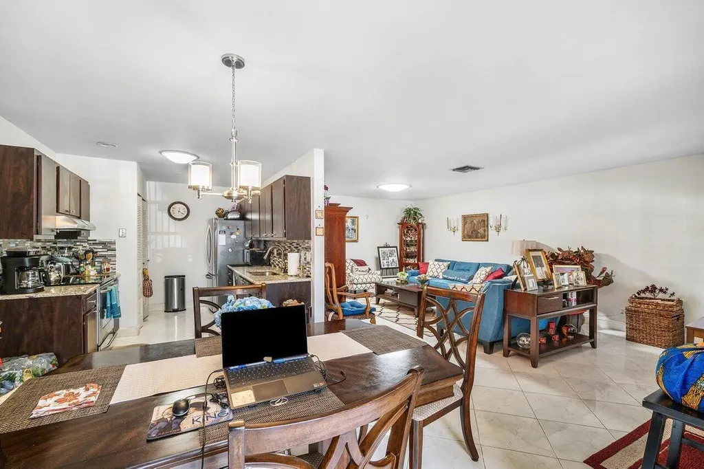 5814 Doris Court Delray Beach FL 33484
