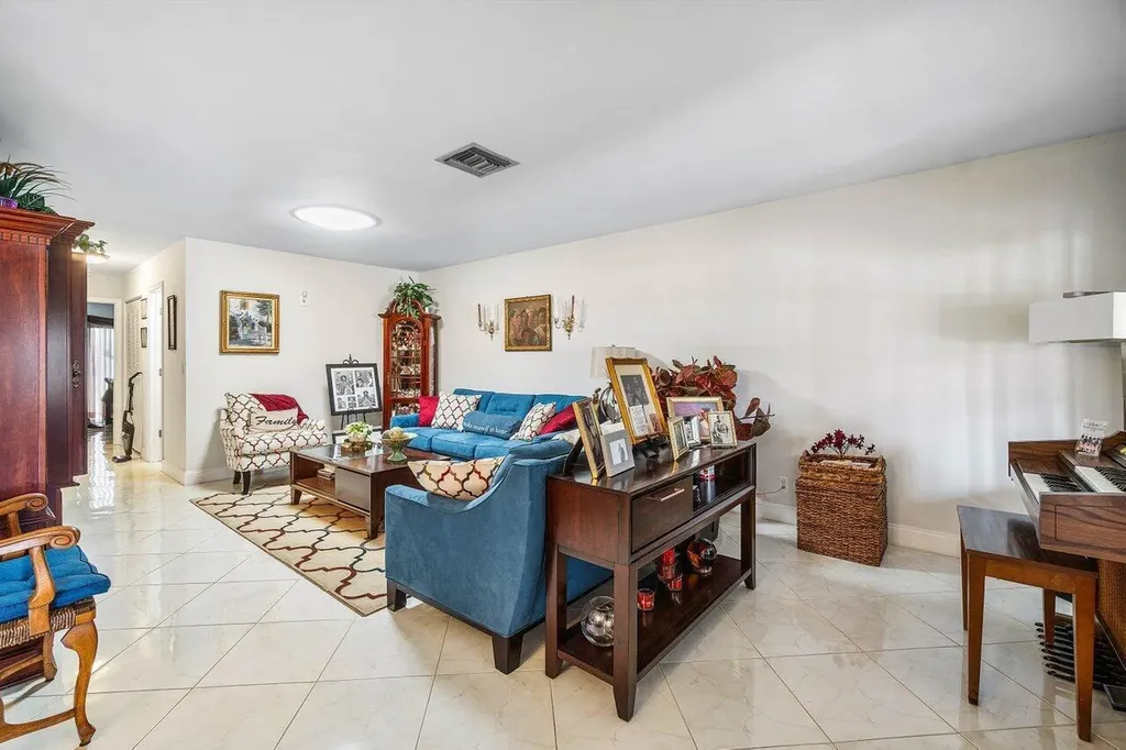 5814 Doris Court Delray Beach FL 33484