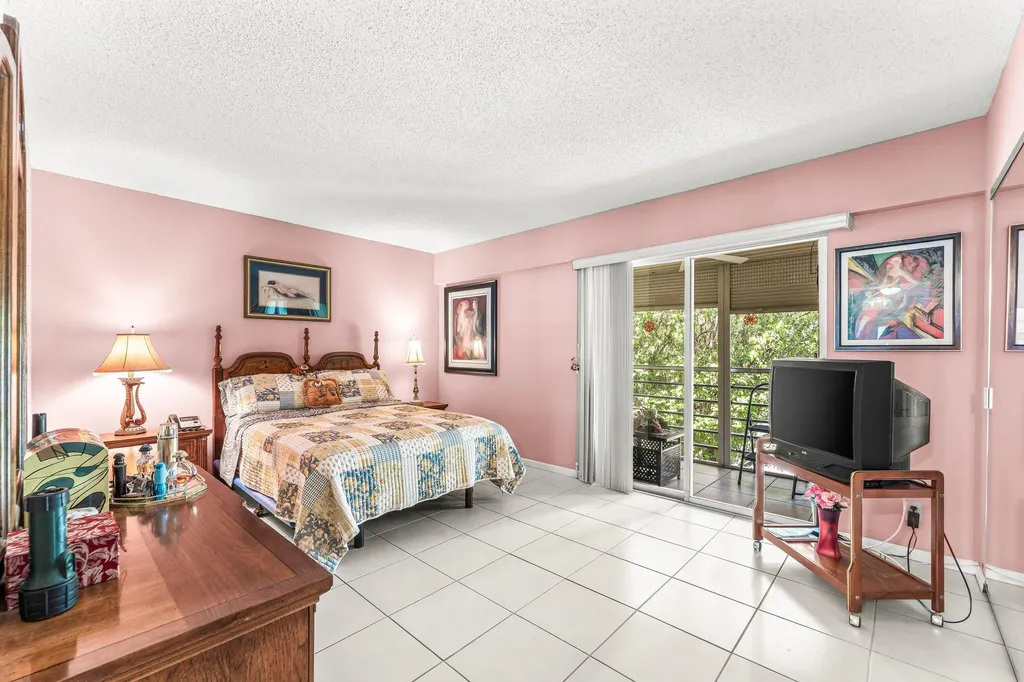 629 Fanshaw O Boca Raton FL 33434