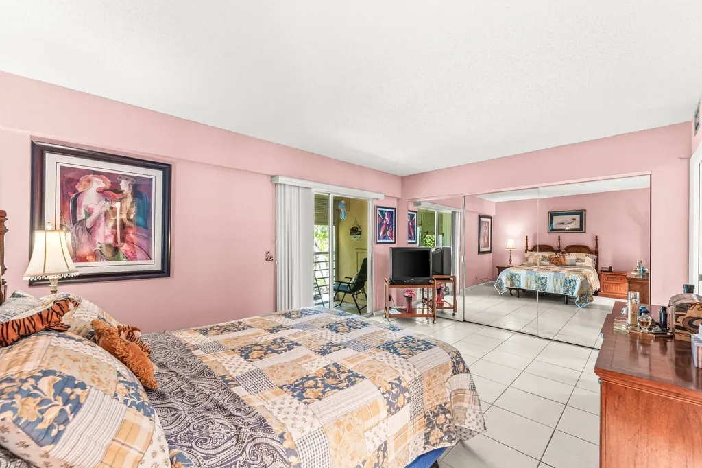629 Fanshaw O Boca Raton FL 33434