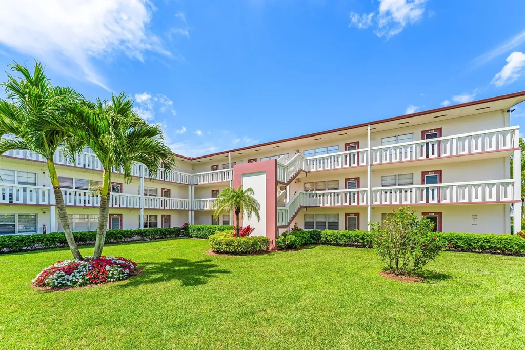 629 Fanshaw O Boca Raton FL 33434