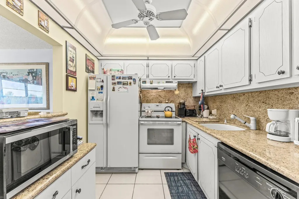 629 Fanshaw O Boca Raton FL 33434