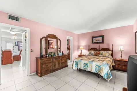629 Fanshaw O Boca Raton FL 33434