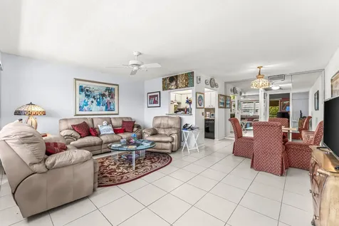 629 Fanshaw O Boca Raton FL 33434